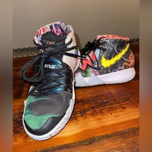 Kyrie SpongeBob’s youth size 3.5